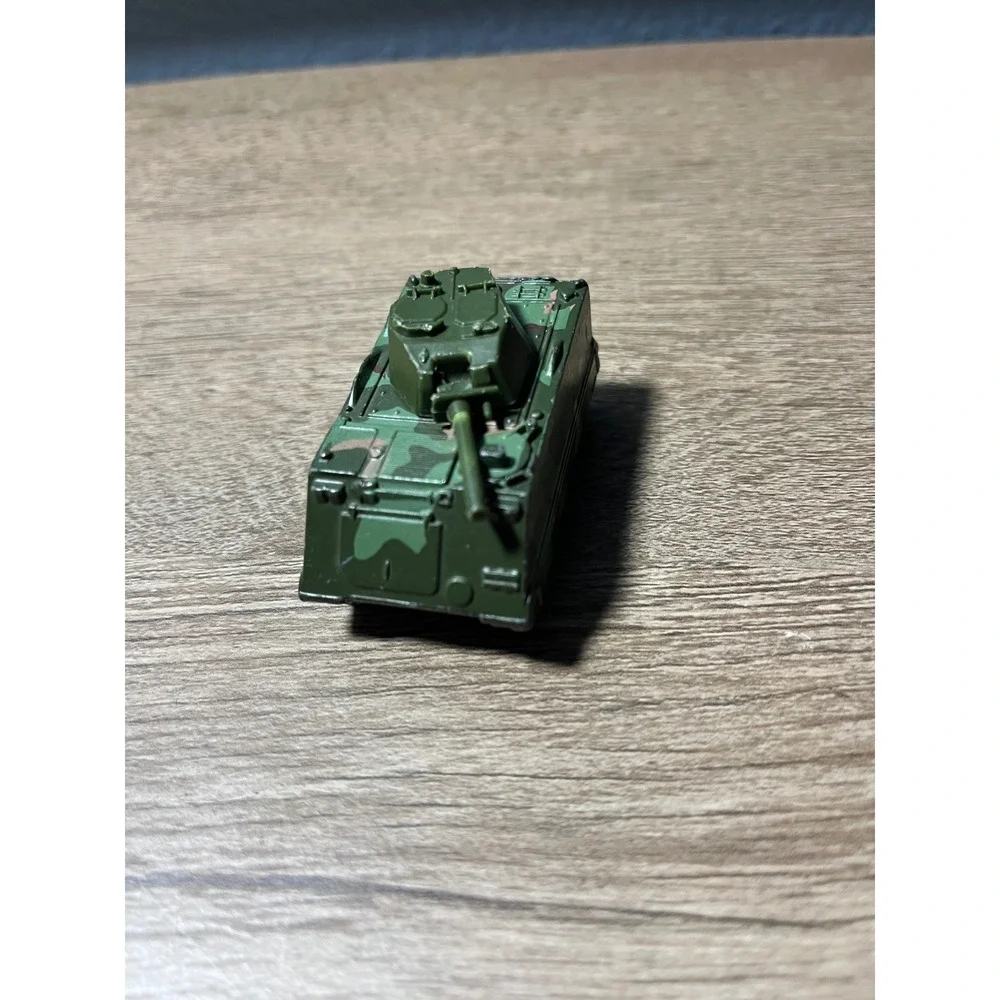 Hot Wheels Military Tank Vehicle Green‎ Camouflage Diecast Toy Car